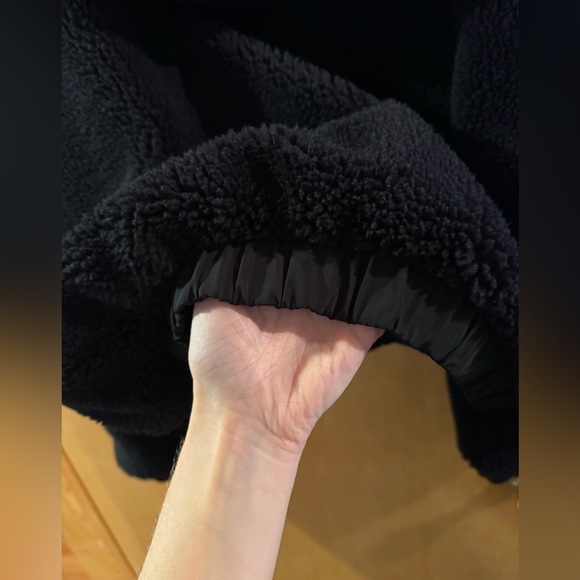 Alo Yoga Reversible Coat New Condition - Picture 9 of 15